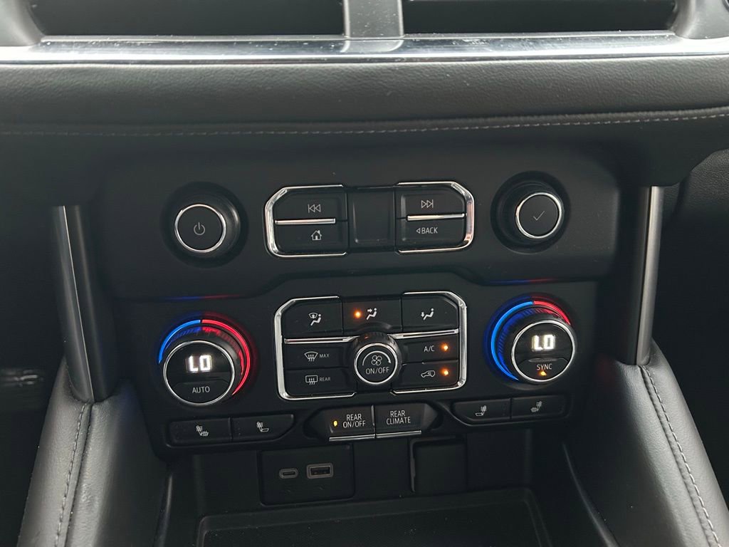 Used 2024 Chevrolet Tahoe LT w/ Luxury Package RWD image 26