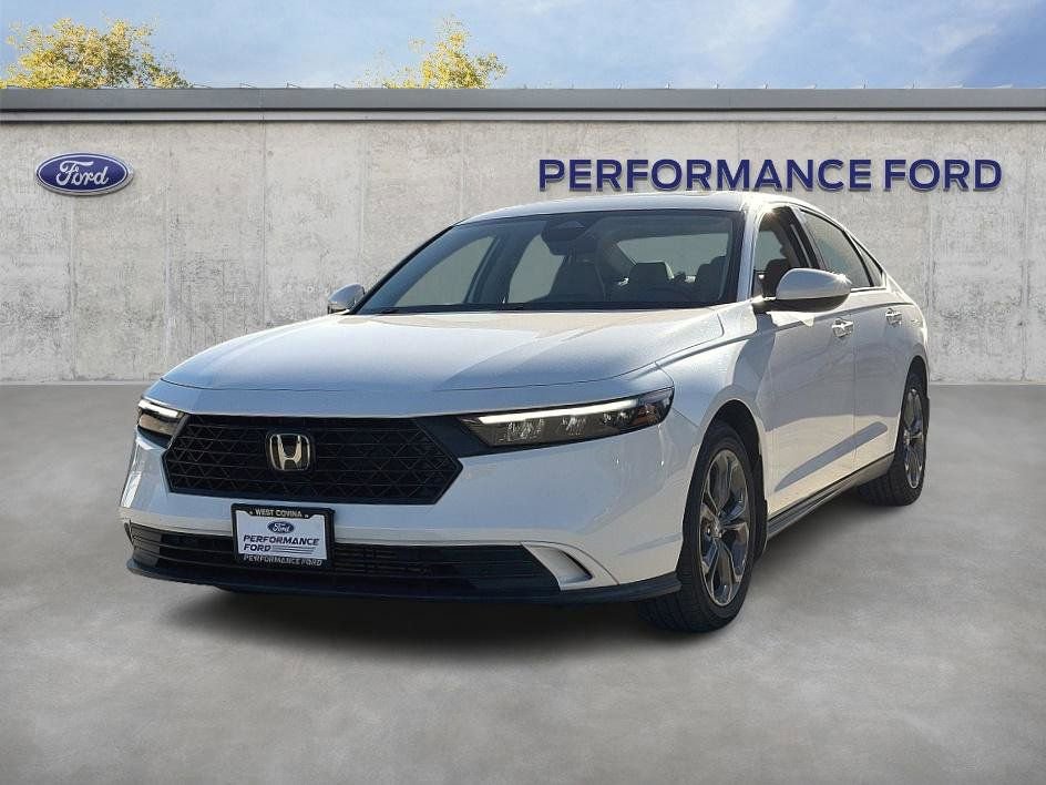 Used 2023 Honda Accord EX image 2
