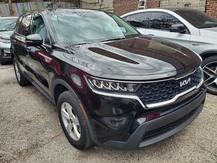 Used 2023 Kia Sorento LX image 3