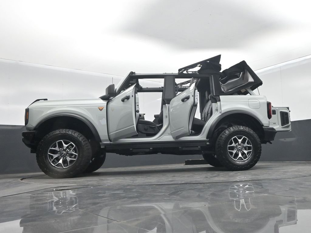 Used 2021 Ford Bronco Badlands image 74
