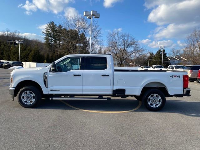 Used 2025 Ford F250 XLT AWD/4WD image 2