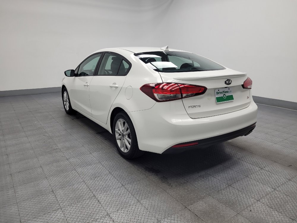 Used 2017 Kia Forte S FWD image 5