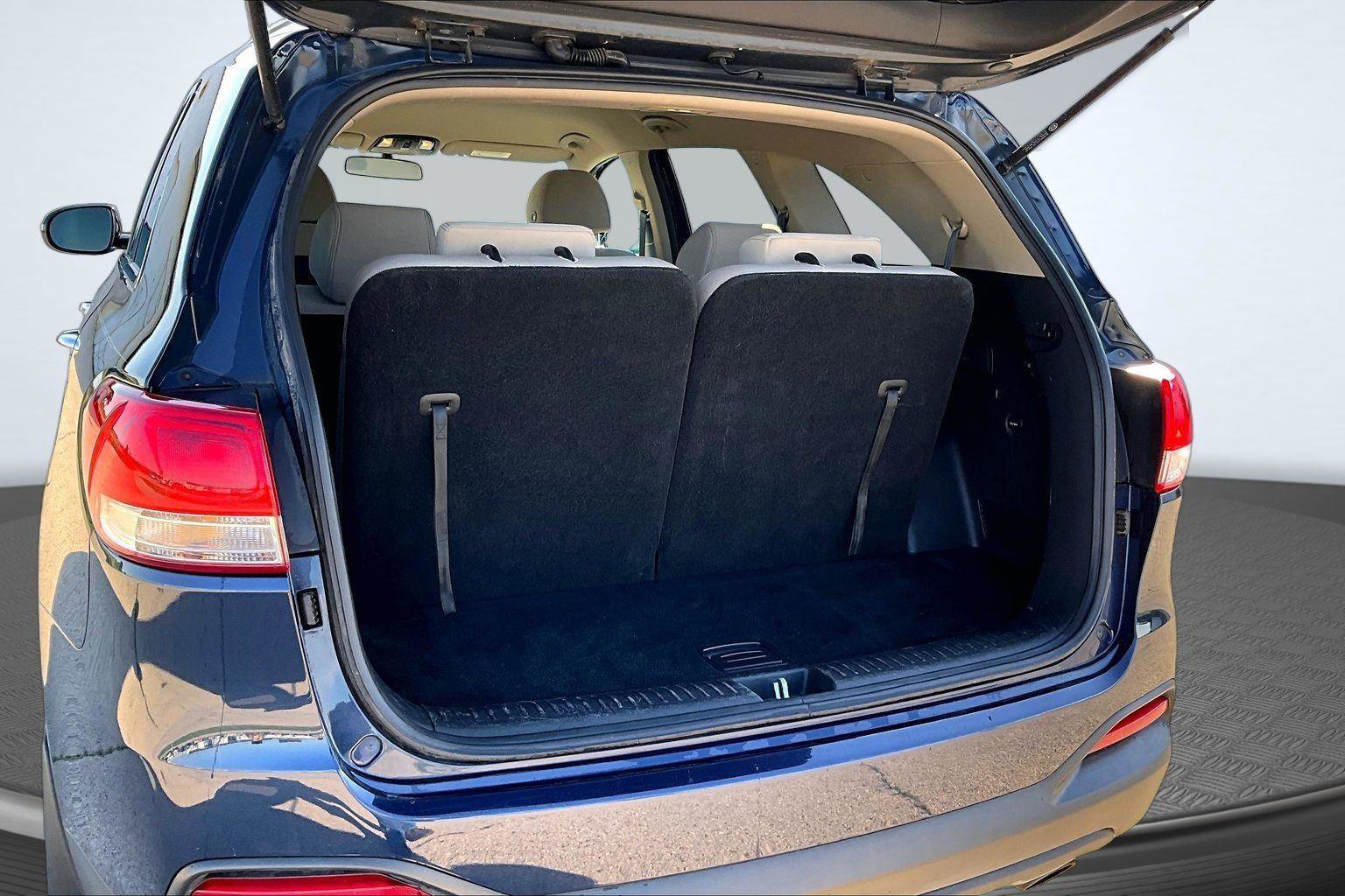 Used 2018 Kia Sorento AWD image 5