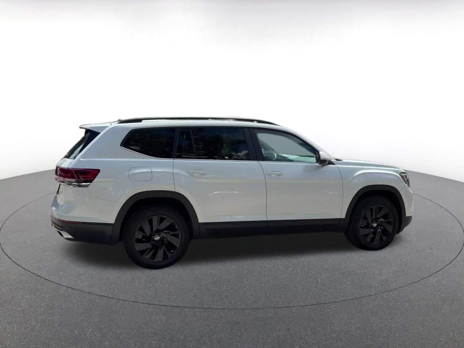 Used 2026 Volkswagen Atlas SE FWD image 10