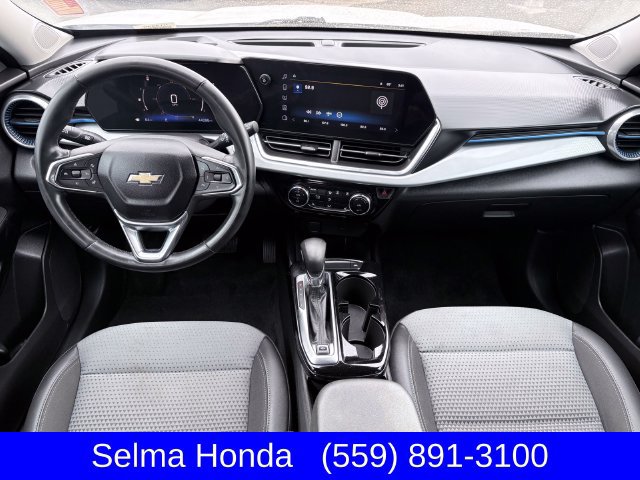 Used 2024 Chevrolet Trax LT w/ LT Convenience Package FWD image 8