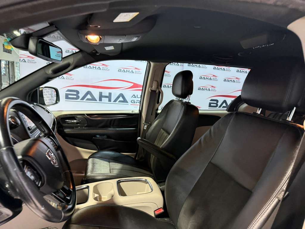 Used 2019 Dodge Grand Caravan SXT FWD image 28
