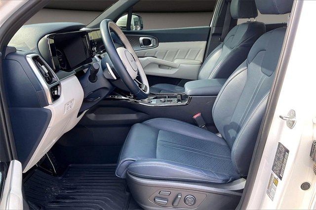 Used 2023 Kia Sorento SX Prestige image 23