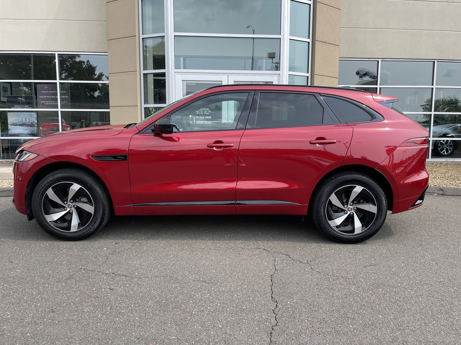 Certified 2024 Jaguar F-PACE R-Dynamic S image 4