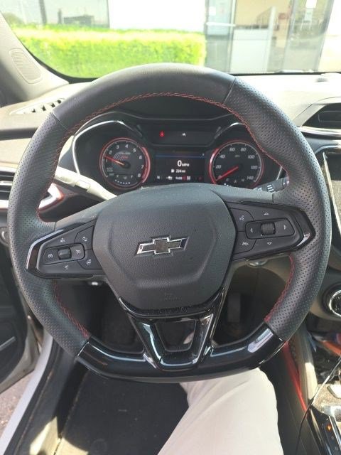 Used 2023 Chevrolet TrailBlazer RS w/ Sun and Liftgate Package AWD/4WD image 6