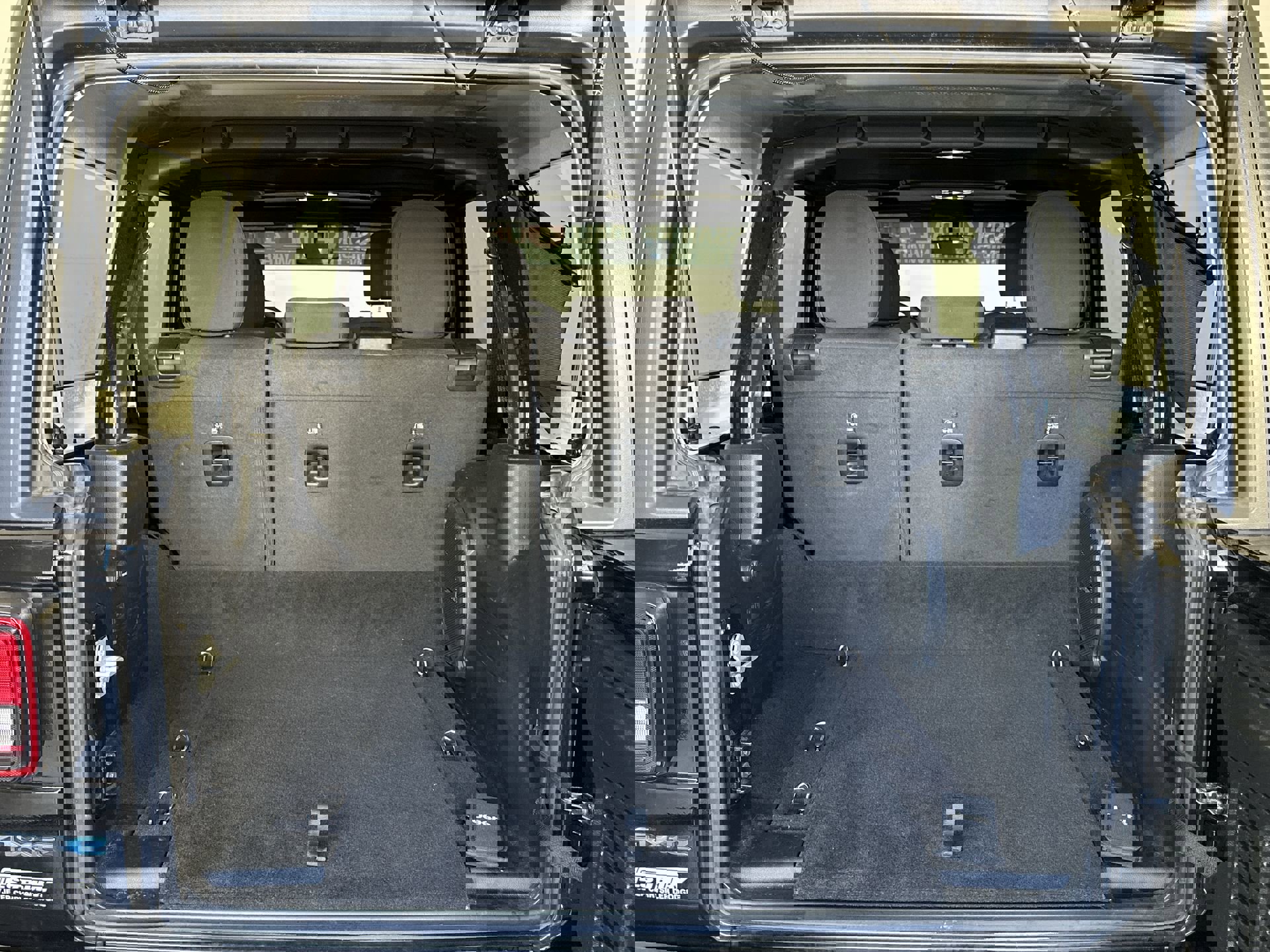 Used 2023 Jeep Wrangler Unlimited w/ Cold Weather Group image 29