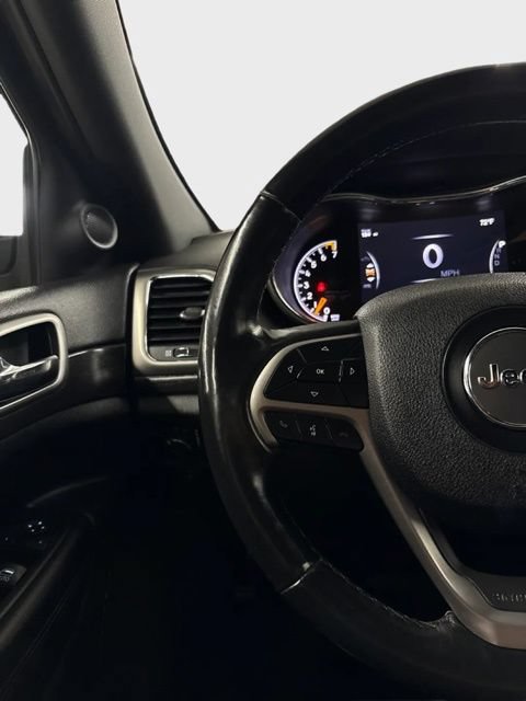 Used 2018 Jeep Grand Cherokee Altitude AWD/4WD image 31