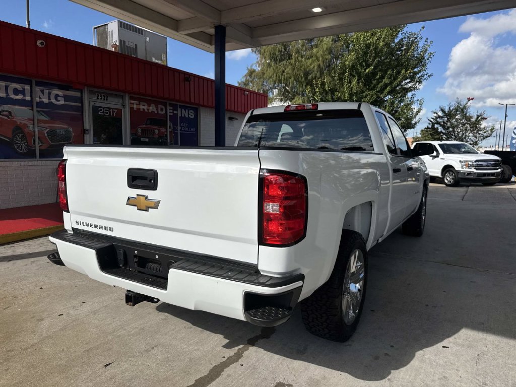 Used 2018 Chevrolet Silverado 1500 Custom w/ Custom Value Package RWD image 8