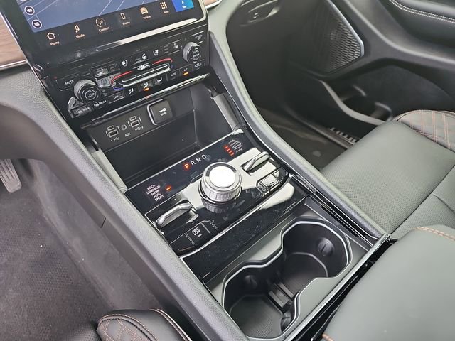 Used 2025 Jeep Grand Cherokee Summit w/ Obsidian Package AWD/4WD image 24