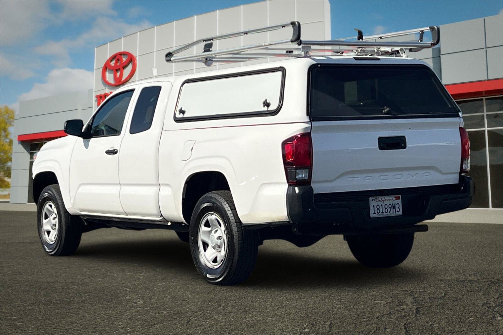 Used 2022 Toyota Tacoma SR RWD image 5