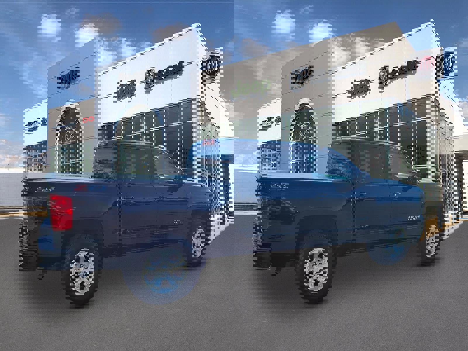 Used 2018 Chevrolet Silverado 1500 LT w/ All Star Edition image 2