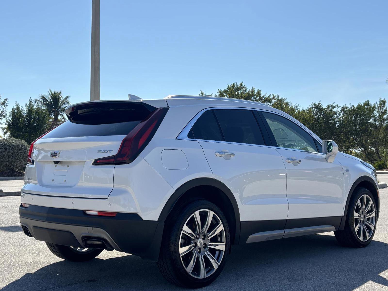 Used 2019 Cadillac XT4 Premium Luxury w/ Driver Awareness Package image 8