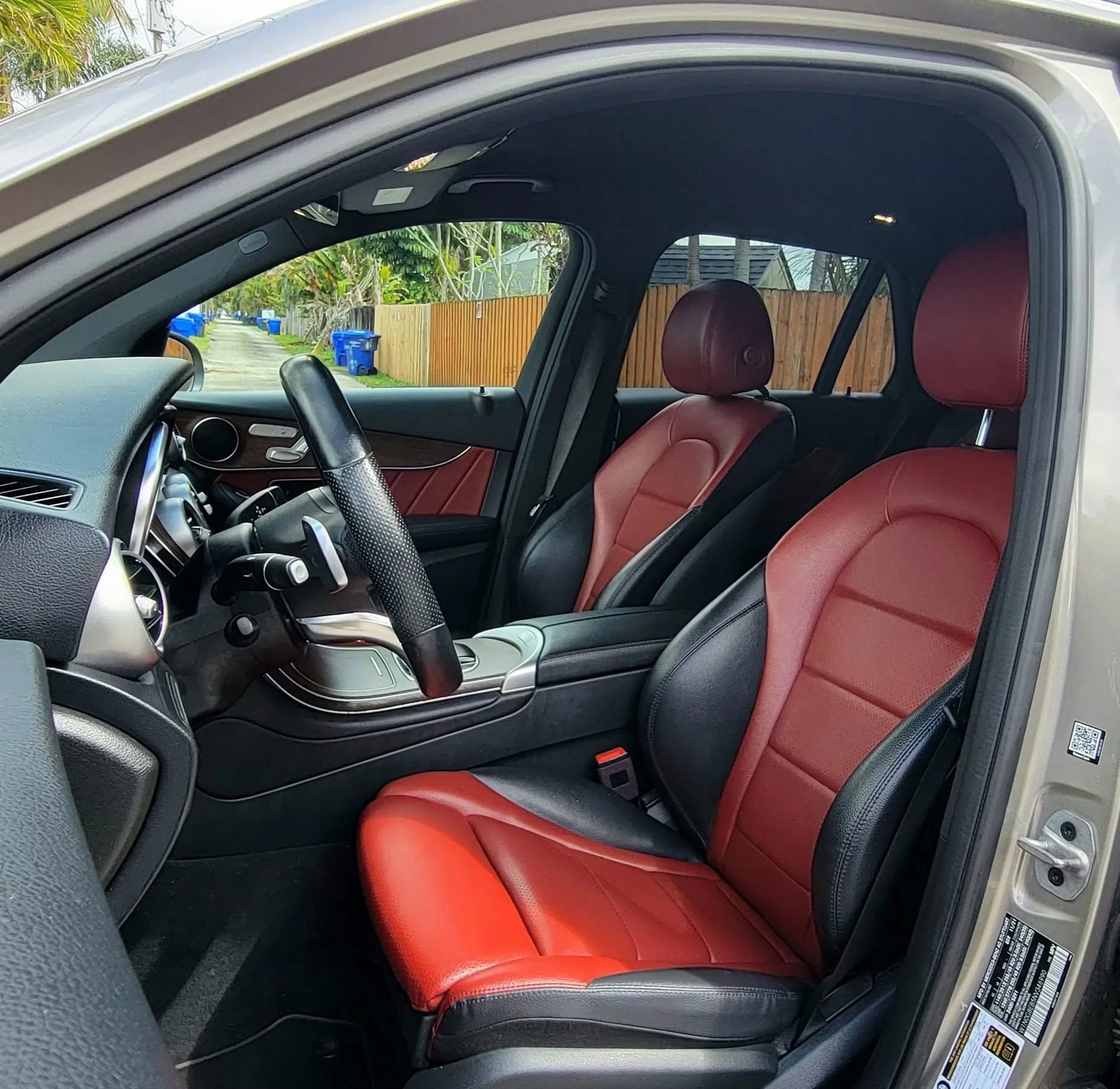 Used 2022 Mercedes-Benz GLC 300 4MATIC w/ AMG Line image 5