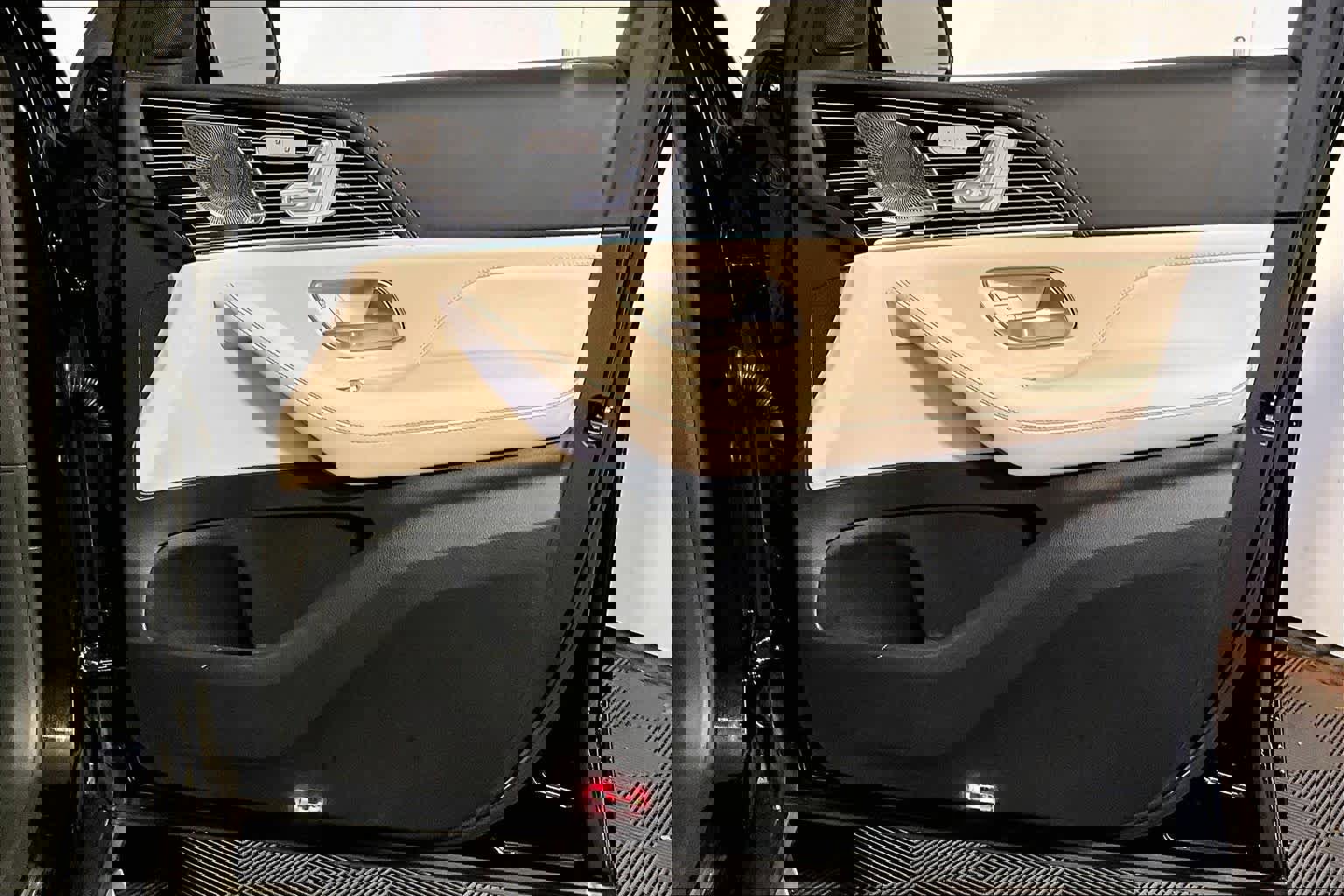 Certified 2024 Mercedes-Benz GLS 63 AMG 4MATIC image 23