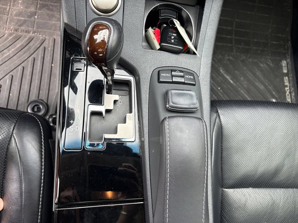 Used 2015 Lexus ES 350 w/ Luxury Package FWD image 18