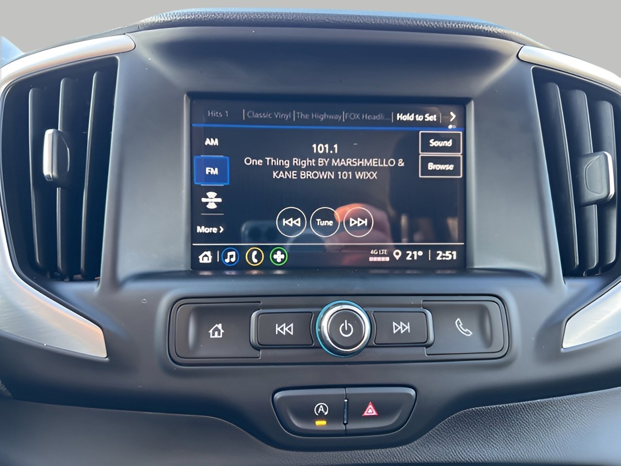 Used 2024 GMC Terrain SLE image 38