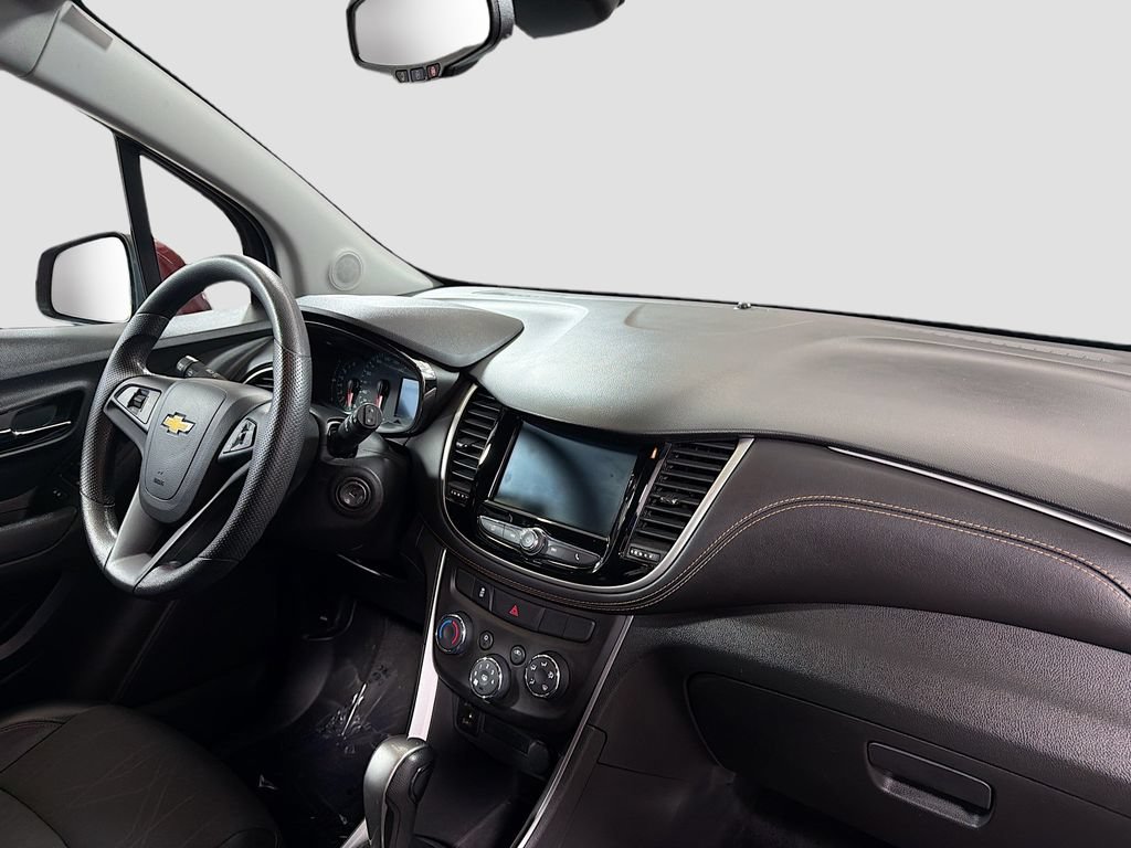 Used 2022 Chevrolet Trax LT AWD/4WD image 27