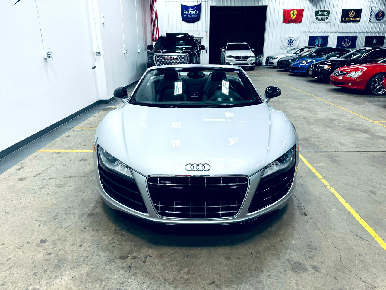 Used 2012 Audi R8 V10 w/ Enhanced Leather Pkg image 18