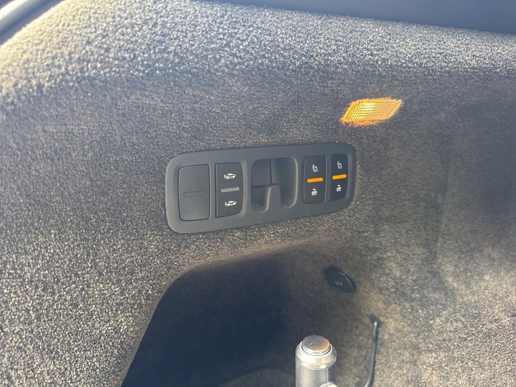 Used 2018 Bentley Bentayga Activity image 46