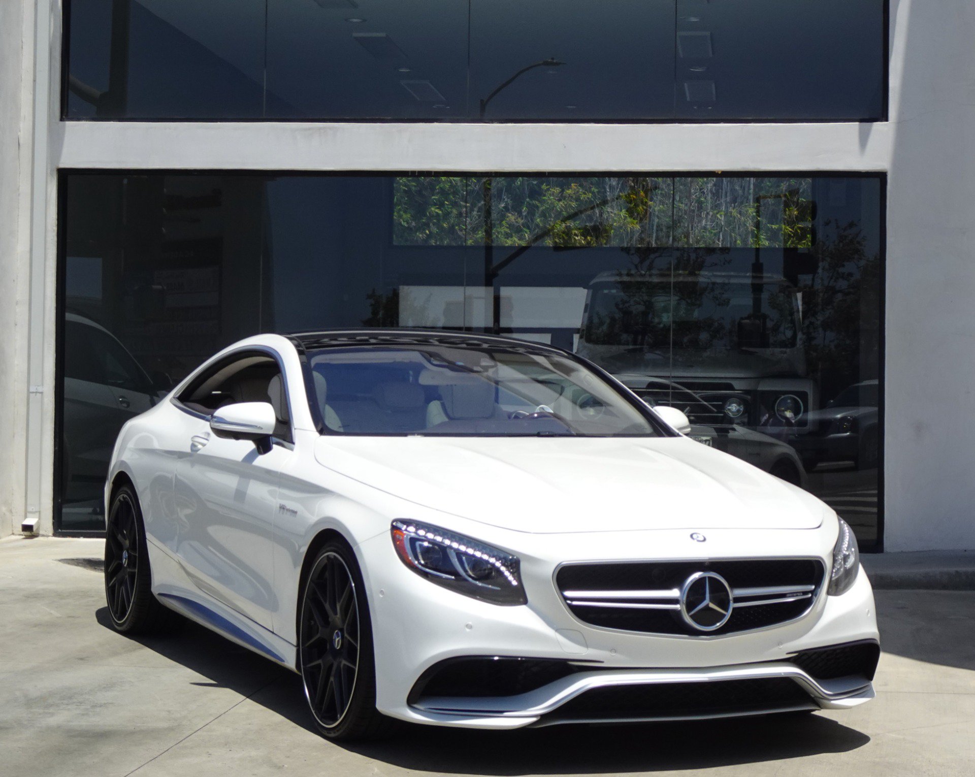 Used 2017 Mercedes-Benz S 63 AMG 4MATIC Coupe w/ Driver Assistance Package image 9
