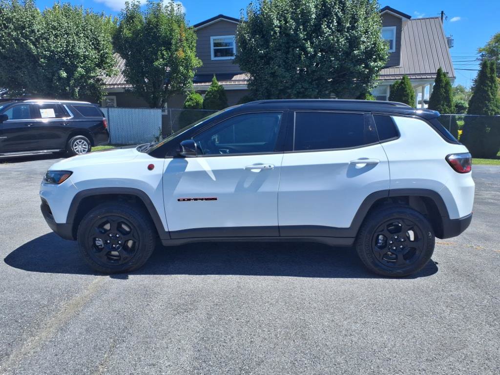 Used 2023 Jeep Compass Trailhawk image 2