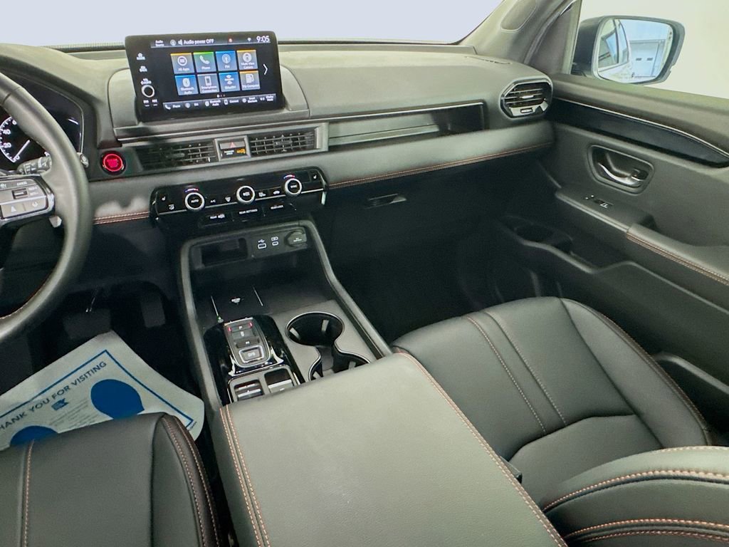 Used 2025 Honda Pilot TrailSport image 29