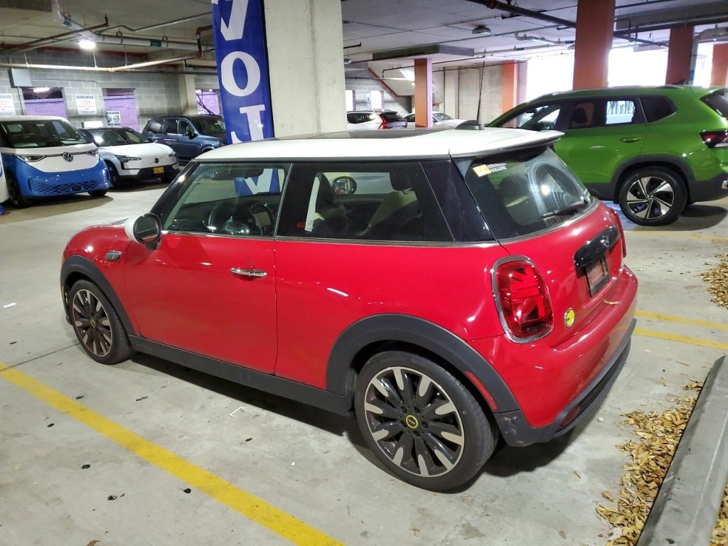 Used 2023 MINI Cooper SE image 3