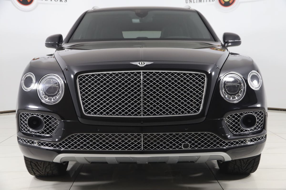 Used 2018 Bentley Bentayga AWD/4WD image 70