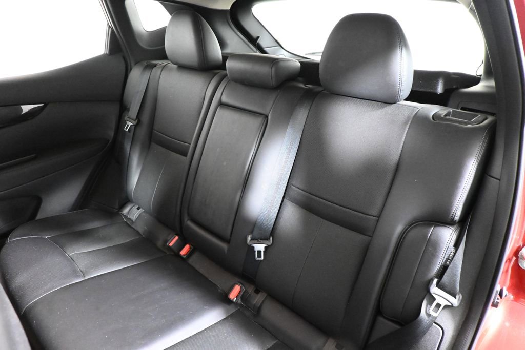 Used 2021 Nissan Rogue Sport SL w/ Premium Package AWD/4WD image 4