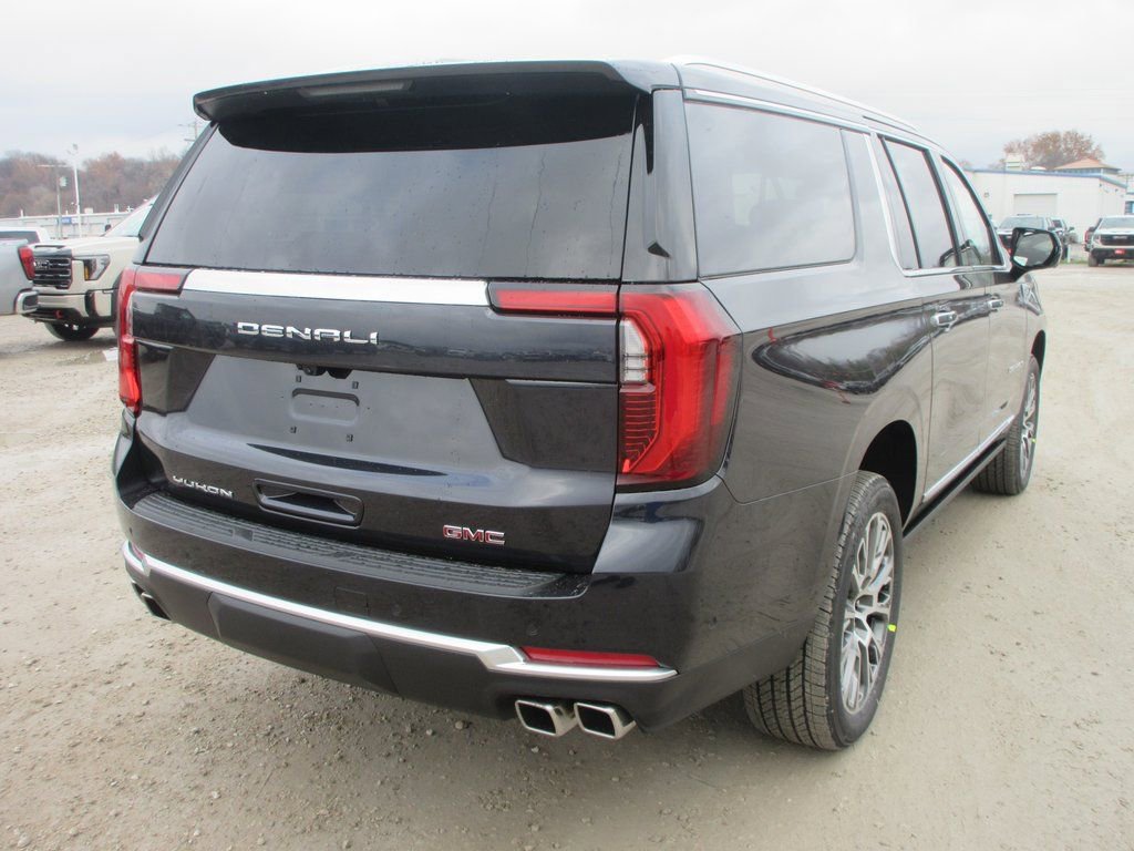 New 2026 GMC Yukon XL Denali w/ Sun & Power Step Package AWD/4WD image 4