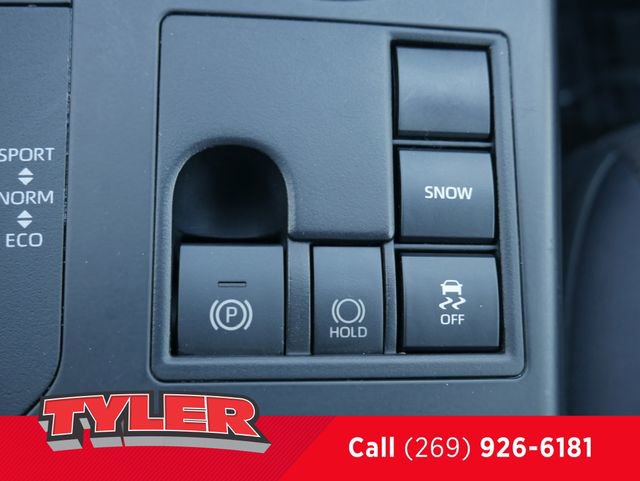 Used 2023 Toyota Highlander LE image 34