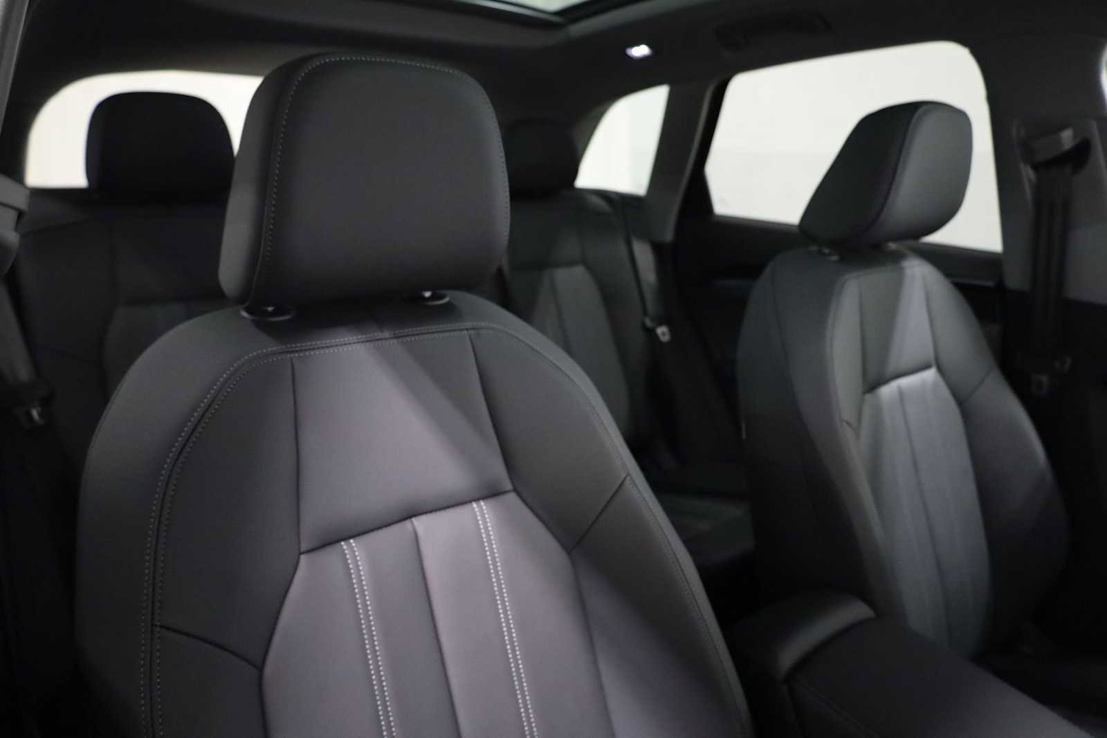 Certified 2025 Audi Q5 Premium Plus w/ Premium Plus image 21