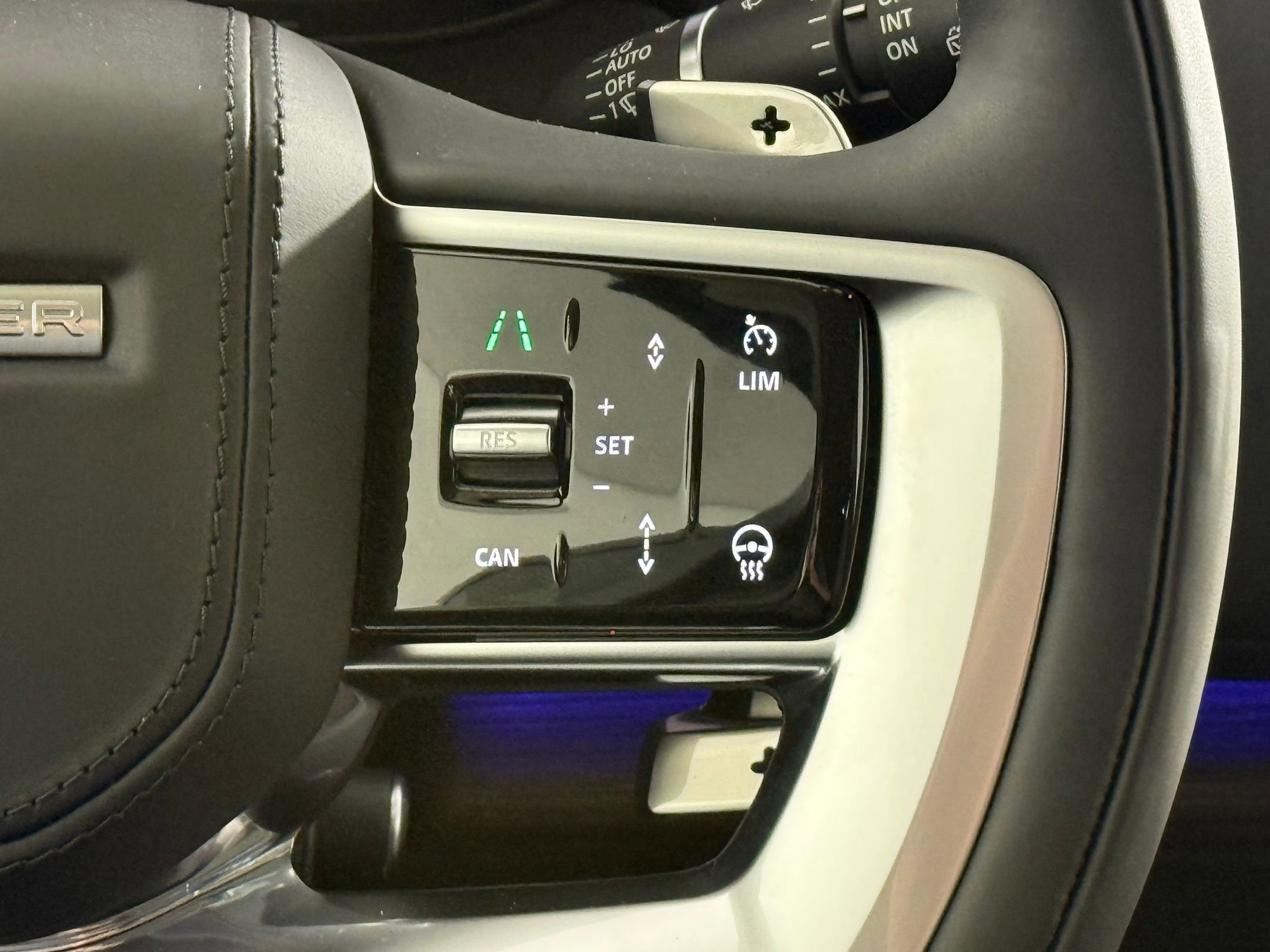 New 2026 Land Rover Range Rover Long Wheelbase SE image 15