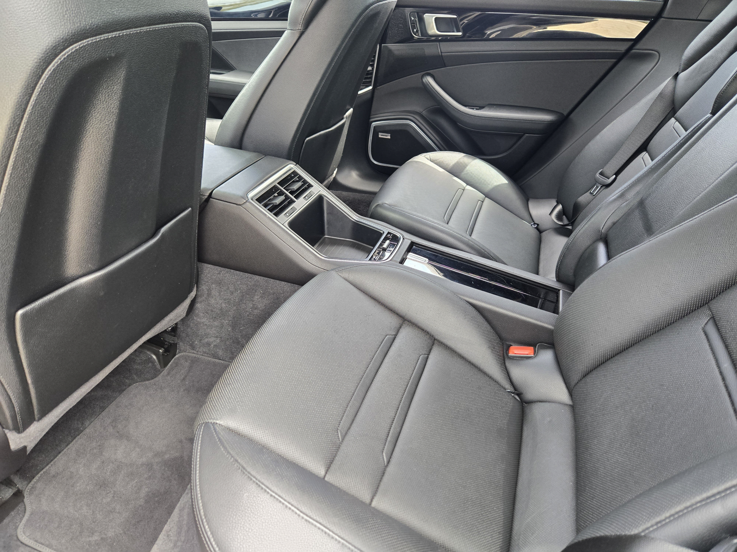 Used 2017 Porsche Panamera image 27