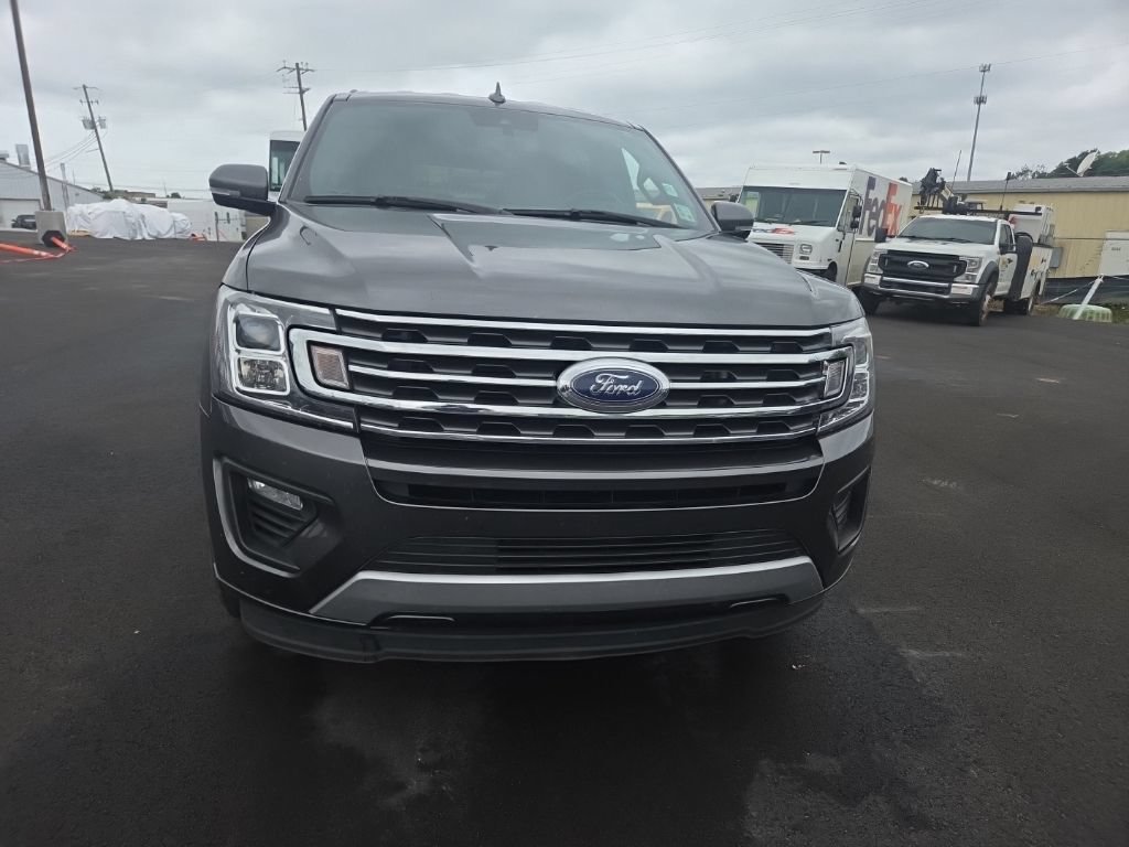 Used 2020 Ford Expedition XLT w/ Equipment Group 202A RWD image 2