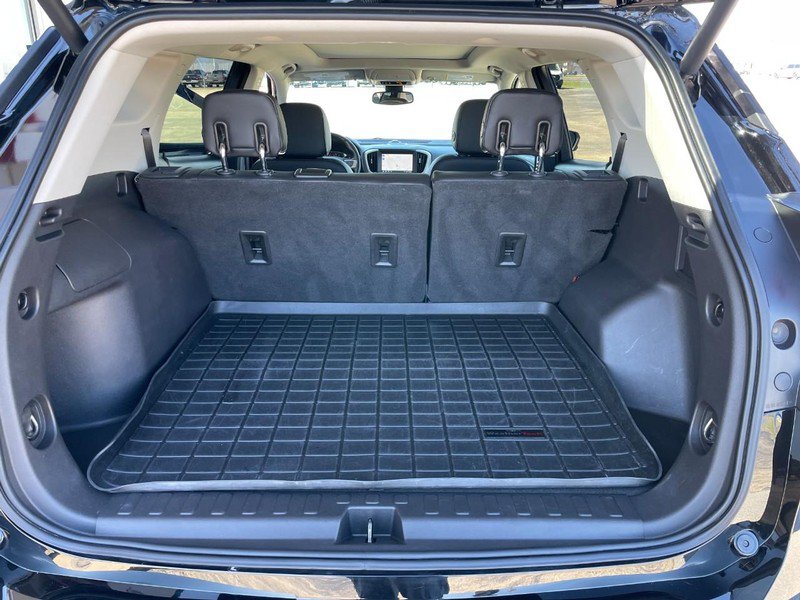 Used 2020 GMC Terrain Denali w/ Denali Premium Package FWD image 12