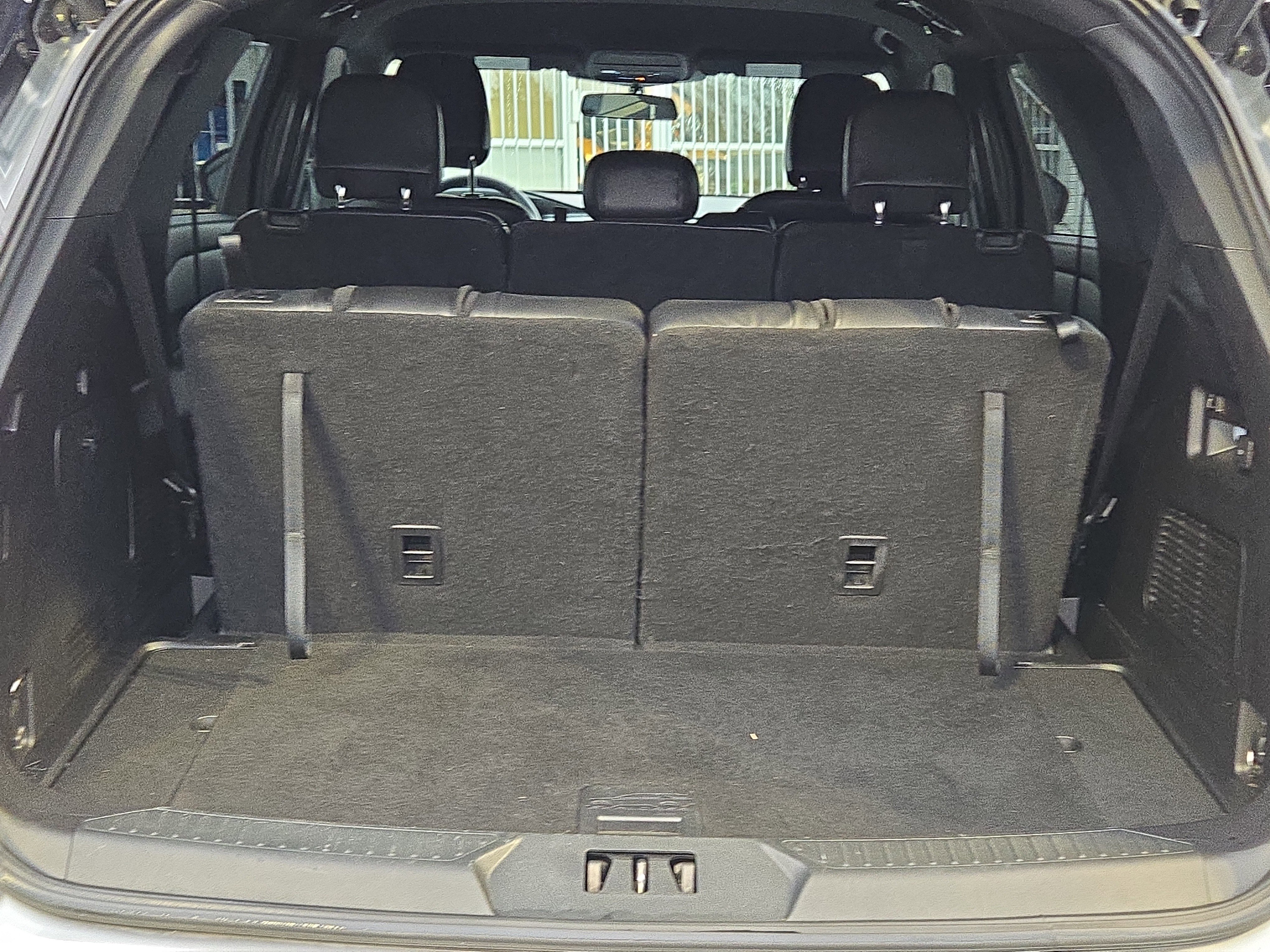 Used 2020 Ford Explorer XLT w/ Equipment Group 202A image 13