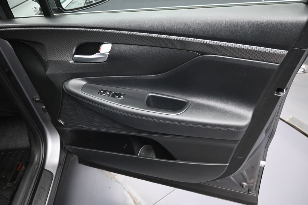 Used 2019 Hyundai Santa Fe SEL FWD image 31