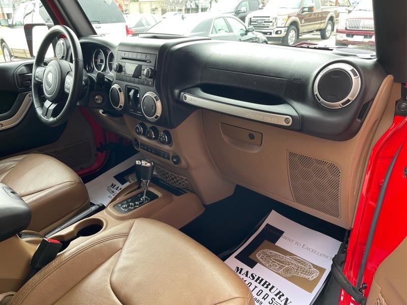 Used 2015 Jeep Wrangler Sahara image 35