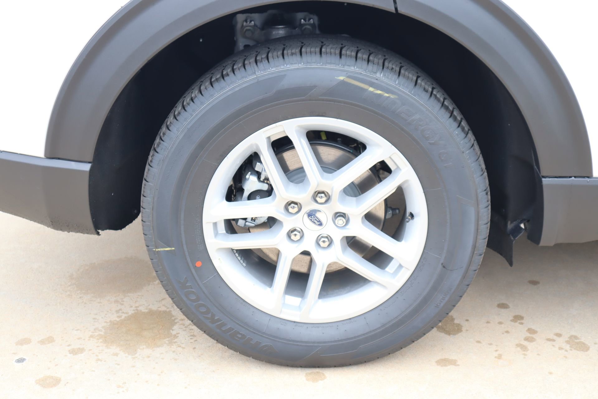 New 2026 Ford Explorer Active RWD image 20