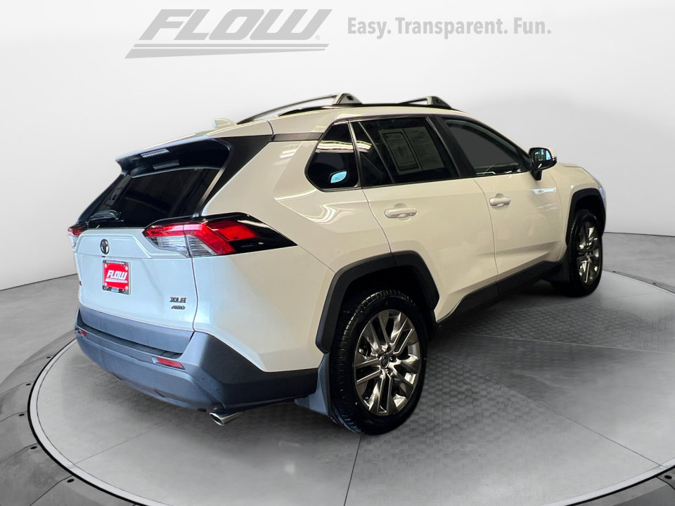 Used 2021 Toyota RAV4 XLE Premium image 9