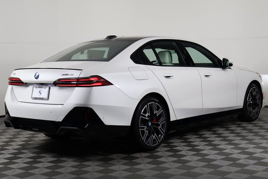 New 2026 BMW i5 eDrive40 w/ M Sport Package image 2