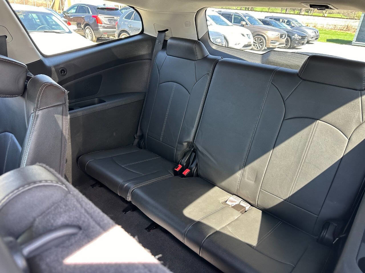 Used 2017 Chevrolet Traverse LT image 14