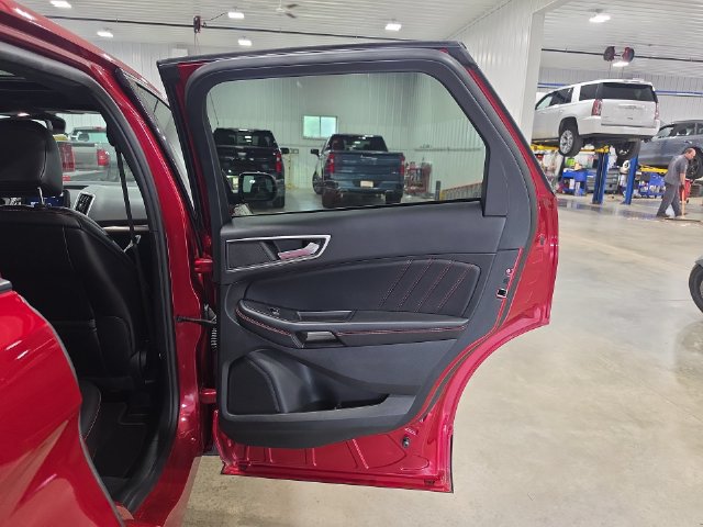 Used 2023 Ford Edge ST-Line AWD/4WD image 30