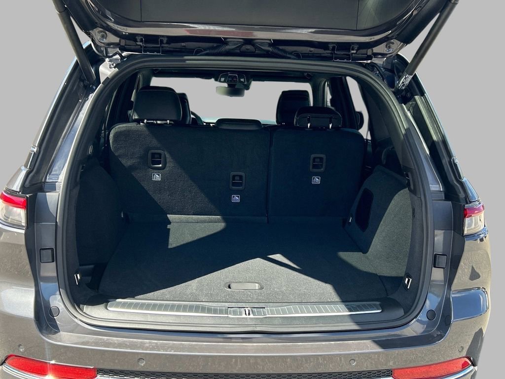 New 2025 Jeep Grand Cherokee Overland w/ Adv Protech Group III image 4
