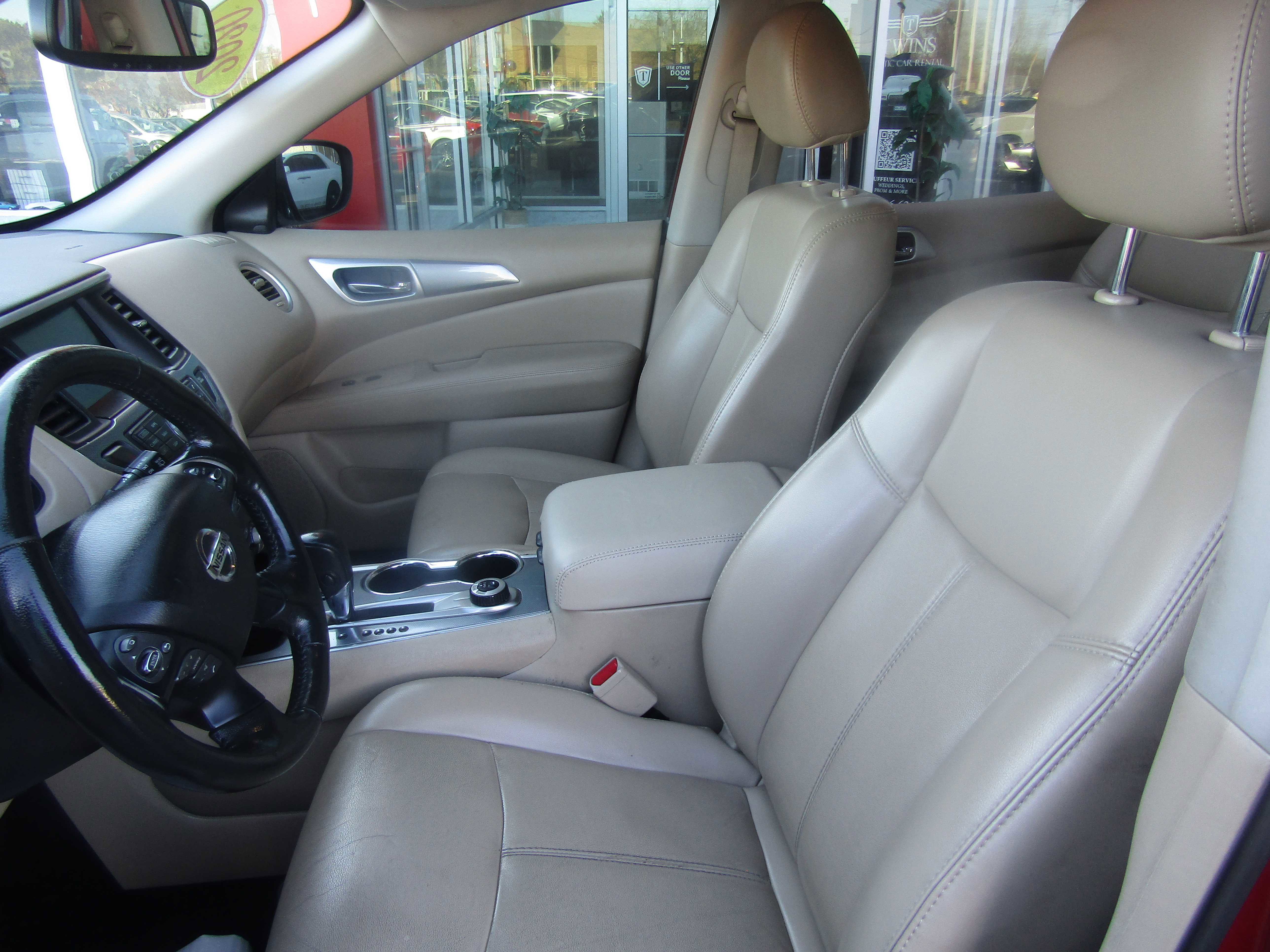 Used 2020 Nissan Pathfinder SL AWD/4WD image 10